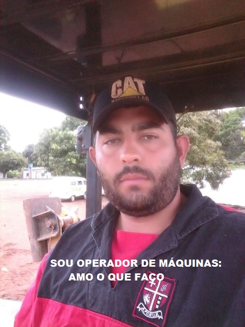 FELIPE TAVARES DE ABREU CHAVES- OPERADOR DE MÁQUINAS