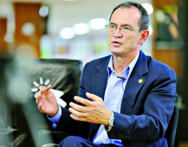 JORGE FRANCISCO MARTINS - FOTO DE BENEDITO BRAGA- SUPERVISOR DO IMPOSTO DE RENDA DA DELEGACIA DA RECEITA FEDERAL EM GOIÁS