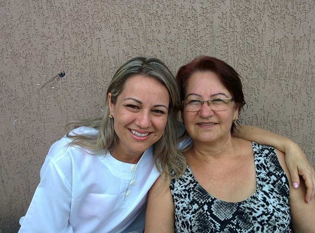 KARLA E VERA