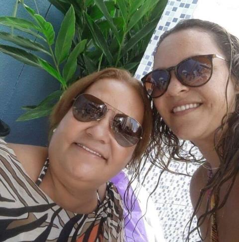 LILIANE RODRIGUES DE SOUZA MONTEIRO MARTINS AO LADO DA MÃE, JURACI RODRIGUES DE SOUZA