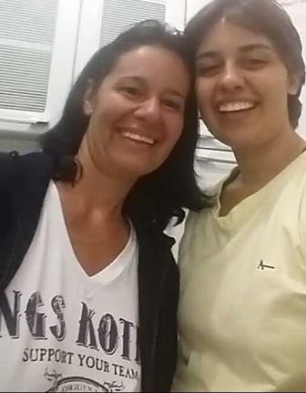 FERNANDA GUIMARÃES AO LADO DE SUA MÃE, VÂNIA DA COSTA GUIMARÃES