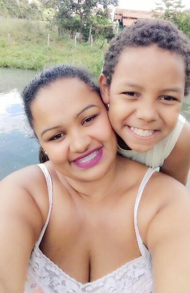 JOÃO NETO GUIMARÃES AO LADO DE SUA MÃE, ELIZENE CRISTINA BARROZO