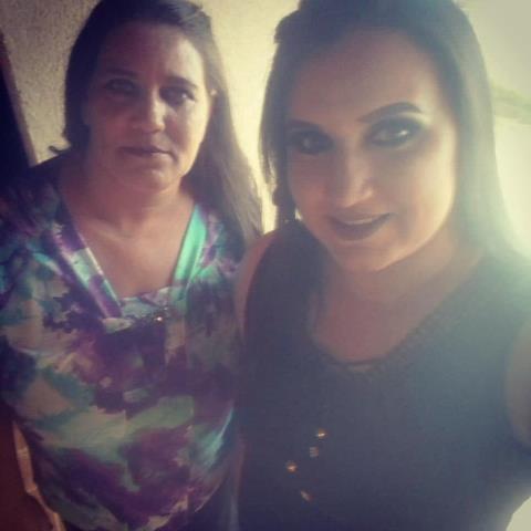 ÂNGELA BATISTA BESSA VIEGAS AO LADO DE SUA MÃE, NEUZÂNGELA BATISTA MALTA
