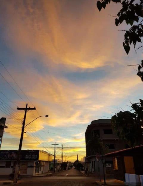 AMANHECER EM VIANÓPOLIS ANGELA MARIA RODRIGUES CAIXETA