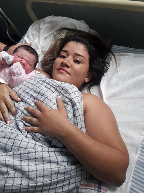 ANA JÉSSICA COM A FILHA VALENTINA