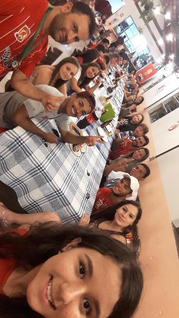 ATLETAS DA FRUTARIA MÓVEL COMEMORAM TÍTULO