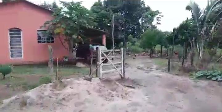 FOTOS FEITAS A PARTIR DE VÍDEO ENVIADO À NOSSA REPORTAGEM