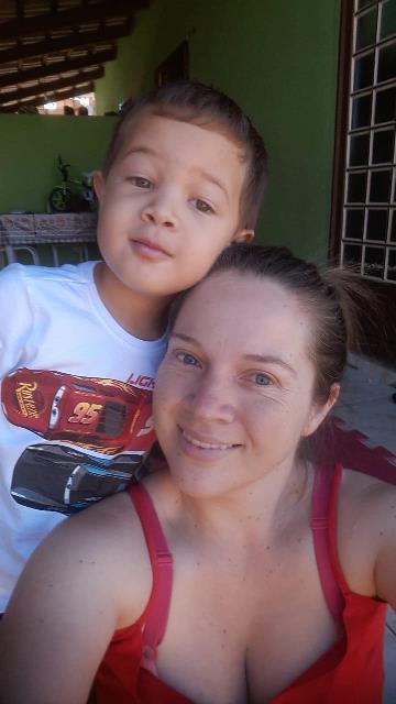BENÍCIO SAMUEL AO LADO DE SUA MÃE, SABRINA APARECIDA