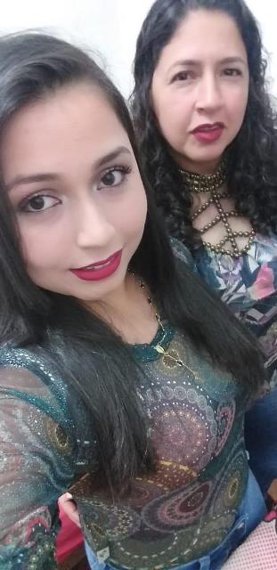 NA FOTO ACIMA, ANA CLÁUDIA E SUA AMADA MÃE, DULCIMAR MARIA DO COUTO E SILVA