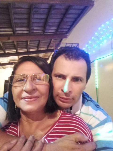 NA FOTO ACIMA, JÚNIOR CÉSAR GONÇALVES DA SILVA AO LADO DE SUA MÃE, MARIA DAS GRAÇAS GONÇALVES DA SILVA