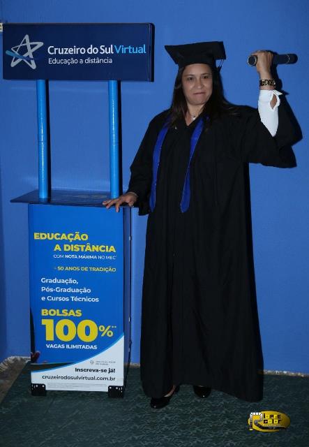 NA FOTO ACIMA, A FORMANDA, MARIA ABADIA DE CASTRO SOUZA