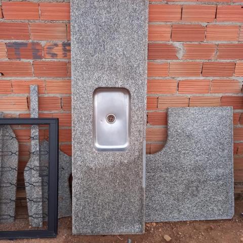 PIA E PEDRA DE MARMÓRE